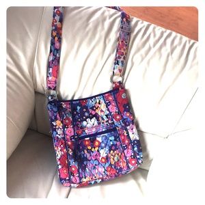 Vera Bradley cross body flower pattern